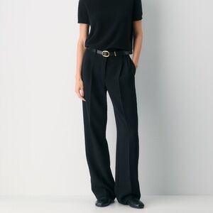 Aritzia the Effortless Pant